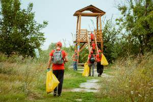 Mai puţine deşeuri în Parcul Natural Văcăreşti, după o nouă acţiune de ecologizare